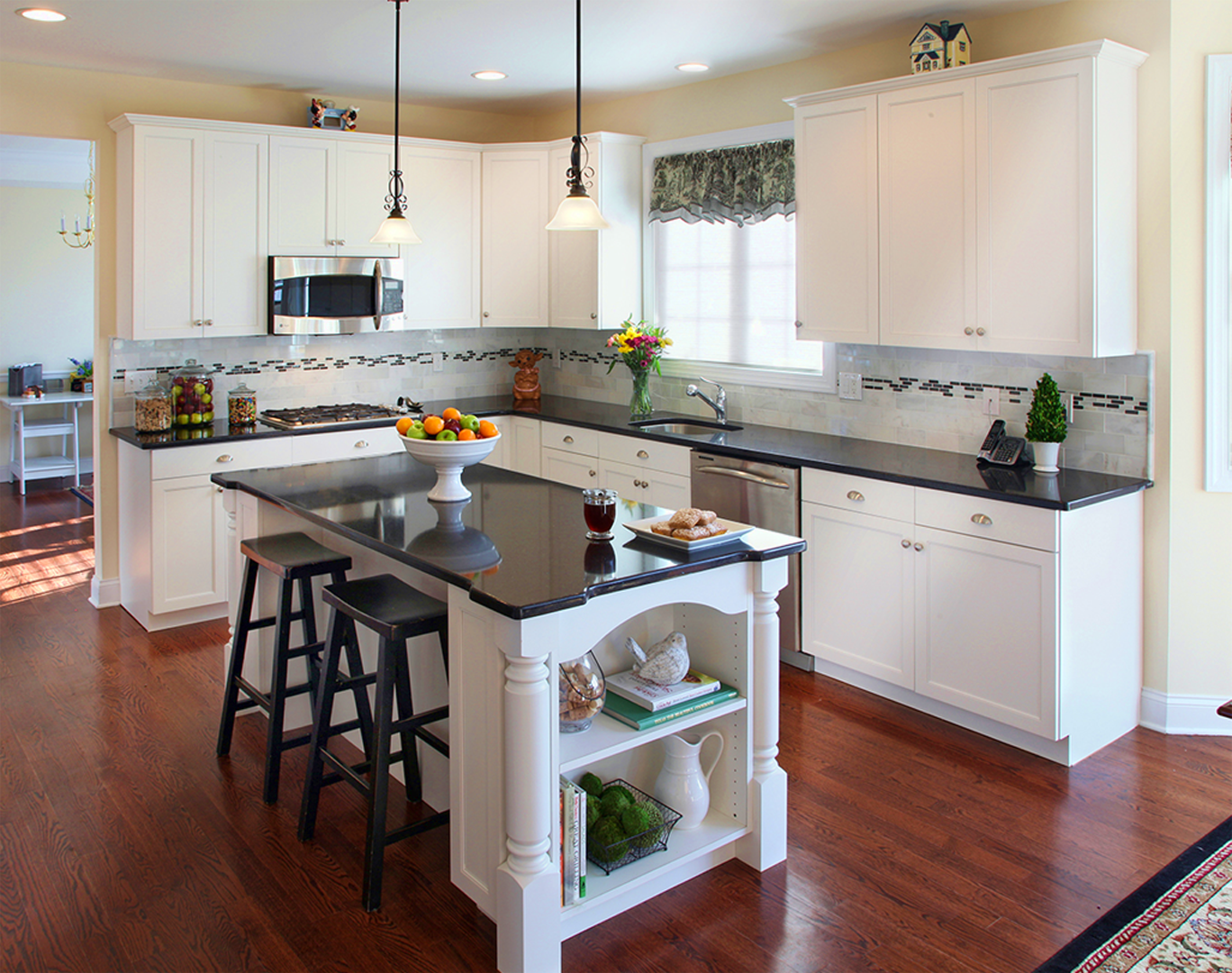 What color countertop is best for a kitchen?